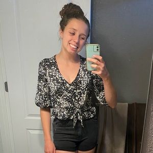 Cute long sleeve crop top